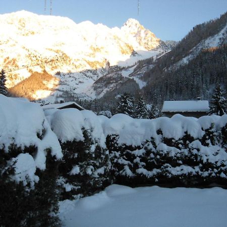 Chalets Pyrene Mont-Blanc Chamonix ภายนอก รูปภาพ