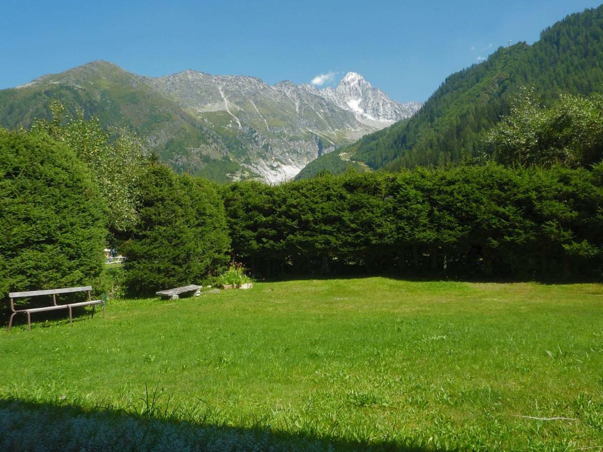 Chalets Pyrene Mont-Blanc Chamonix ภายนอก รูปภาพ